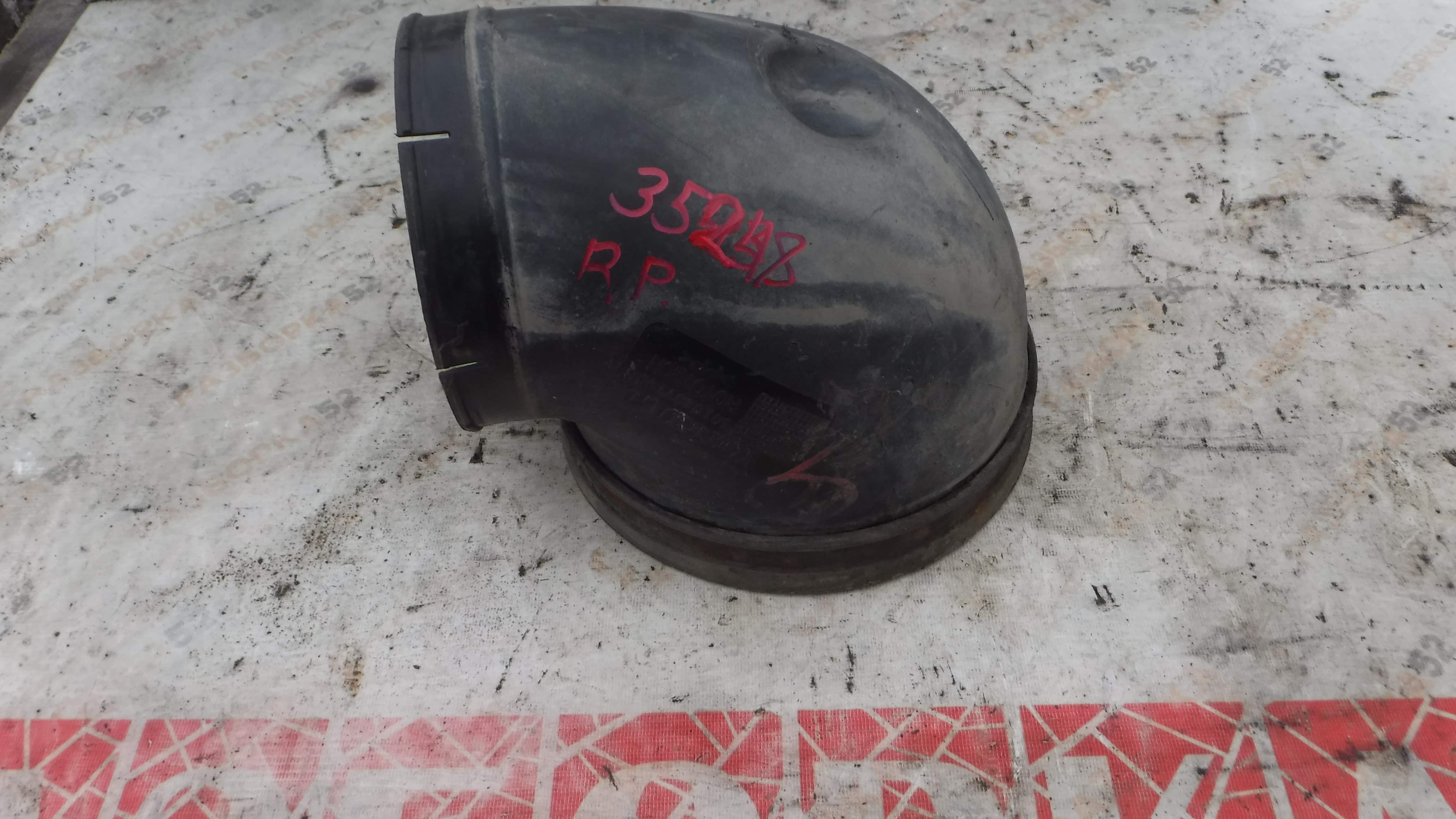 Патрубок  воздушного фильтра Рено премиум Renault Premium DCI320 2005 5010497190 5010497189